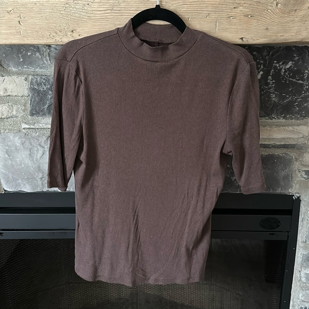 Chocolates brown mock neck short sleeve top.